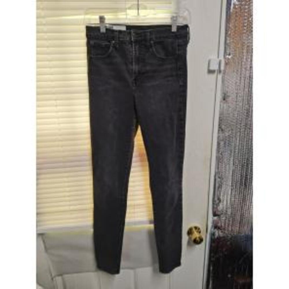 GAP Women’s High Rise Skinny Jeans in Washed Black
